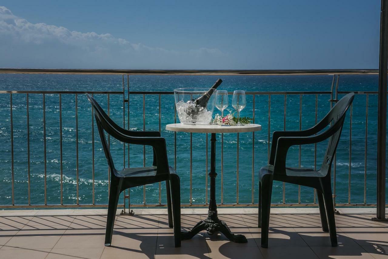 Hotel La Perla Villammare Exteriör bild