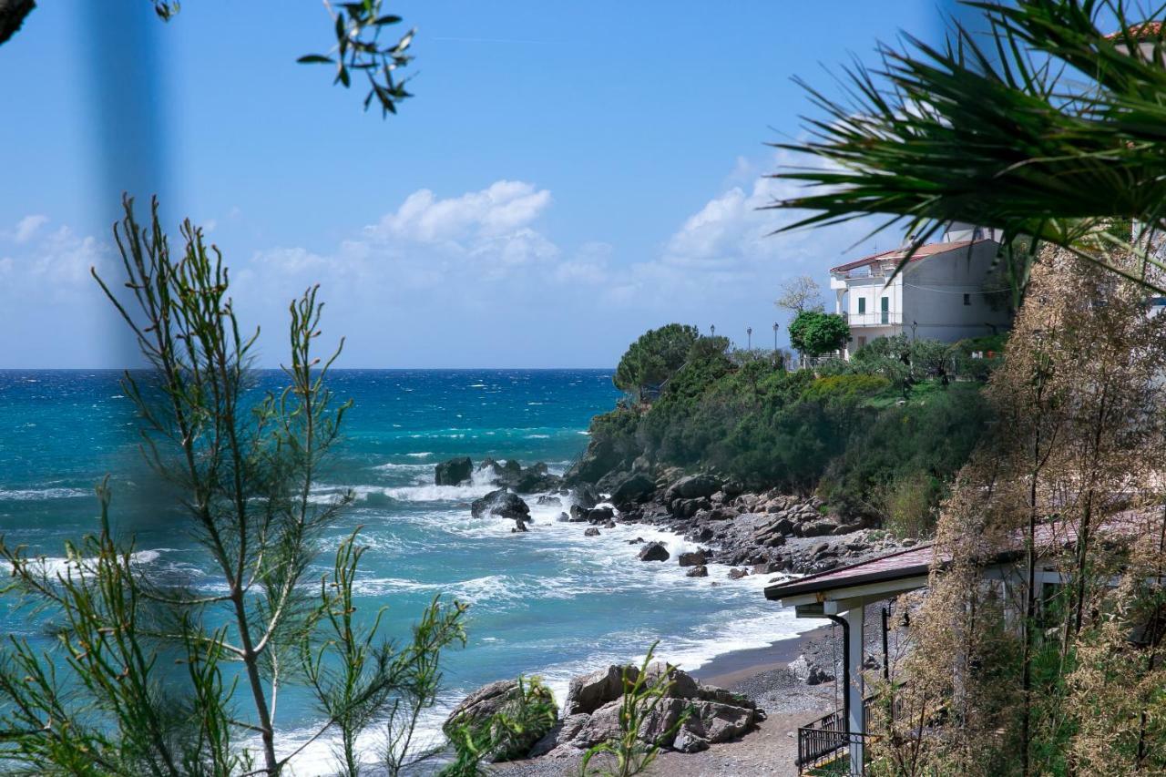 Hotel La Perla Villammare Exteriör bild